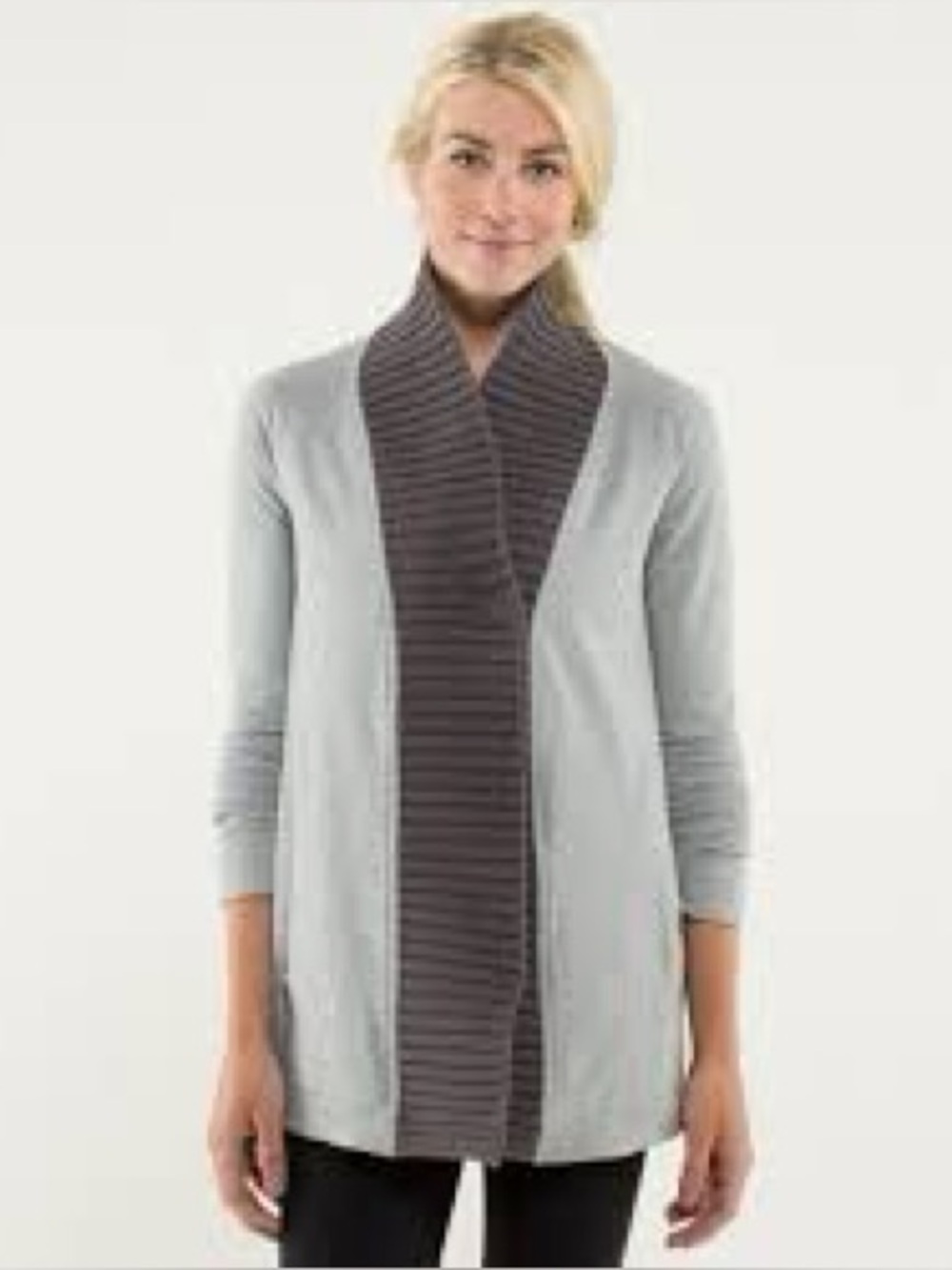 Lululemon Bliss Break Wrap
Heathered Grey/Silver Spoon/Soot Light Size 6